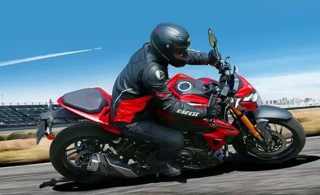 预算两万左右买摩托车 这5款让你追风