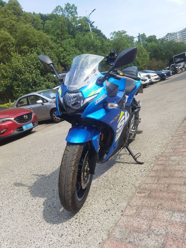 二手豪爵鈴木gsx250r