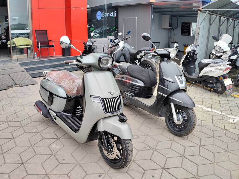 在做工方面,南方摩托蒙娜丽莎与轻骑标致的合资产品对比丝毫不落下方