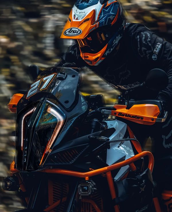 来自ktm1290暴躁大野驴的细节感,这气质绝对的梦想