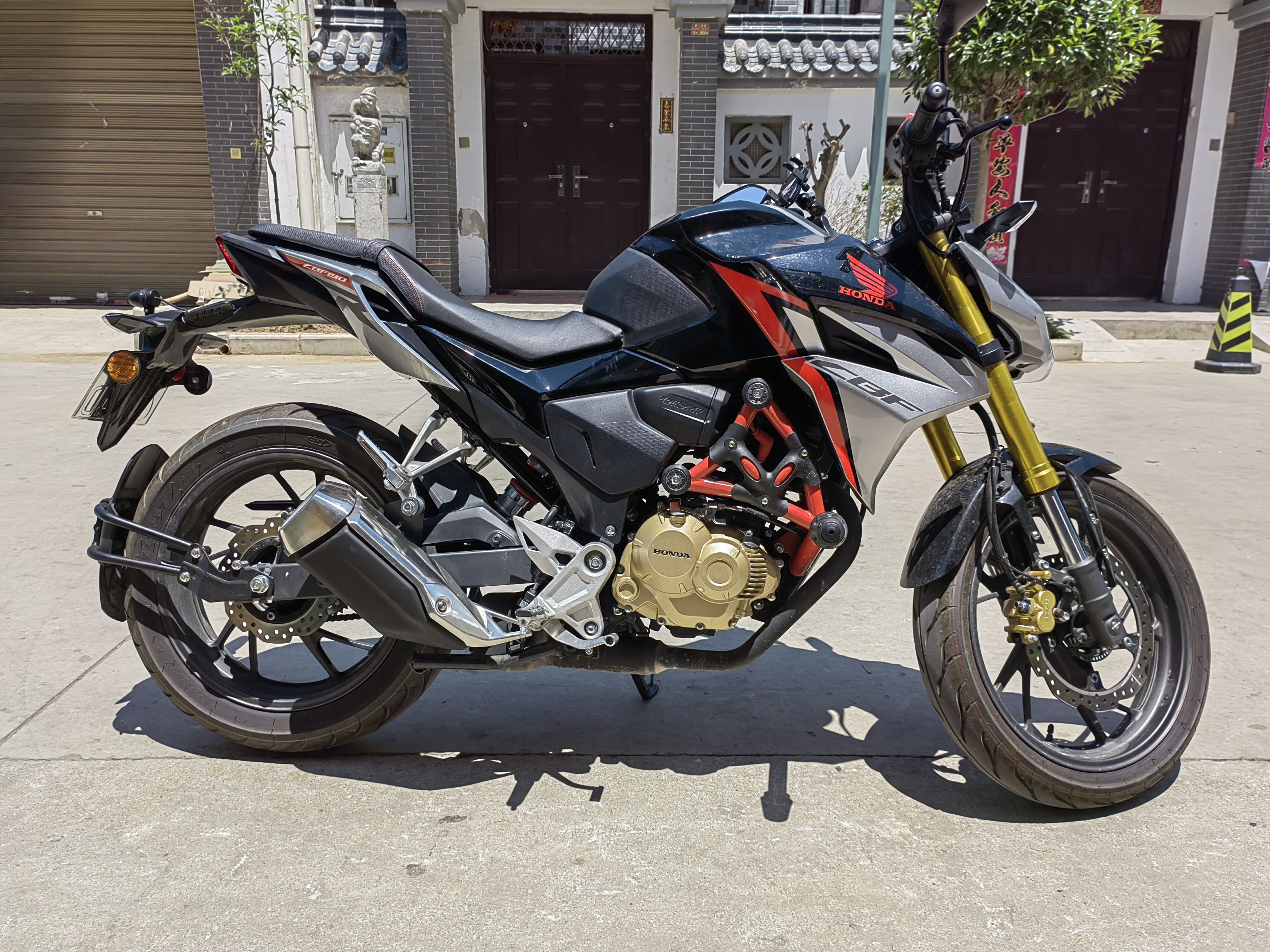 二手摩托车新大洲本田 cbf190r