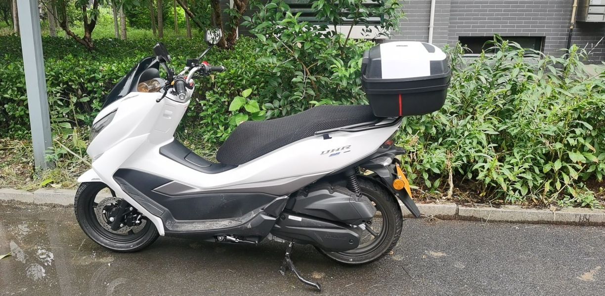 Uhr150骑后感 星期一买交强险 三者 上牌 当天完成