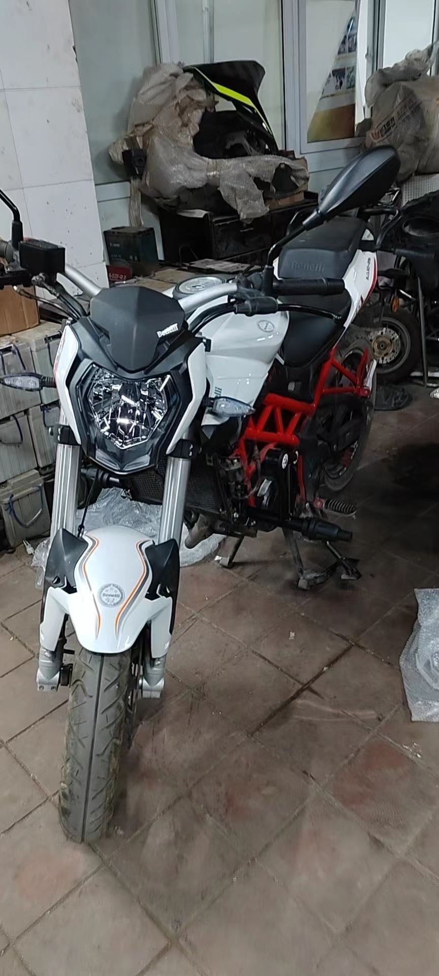 二手摩托车贝纳利 红宝龙 tnt 150i