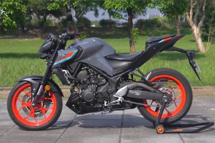 雅马哈mt 03 上打川崎z400 下踩本田cb400f