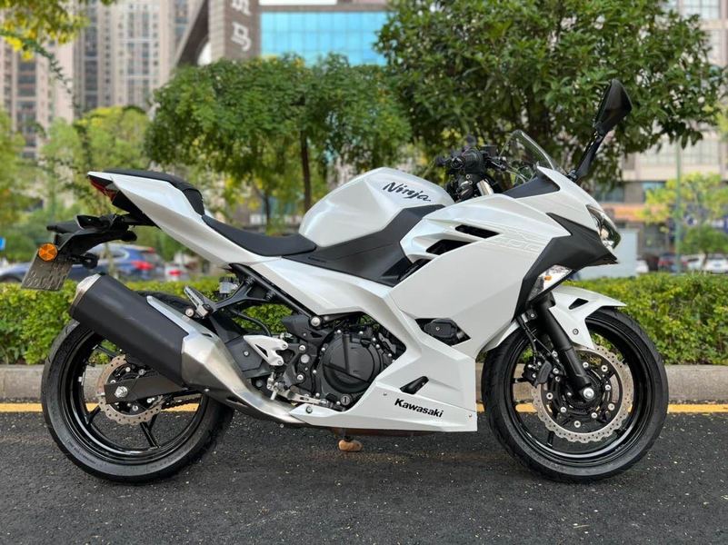 二手川崎ninja 400