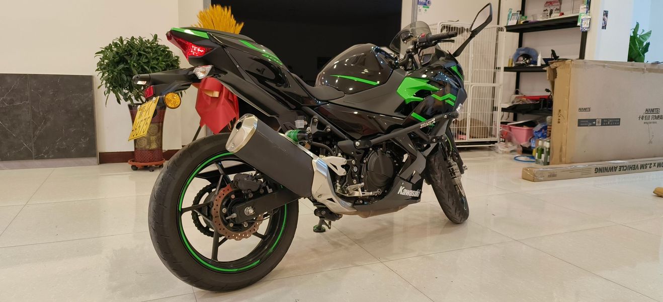 二手川崎ninja 400