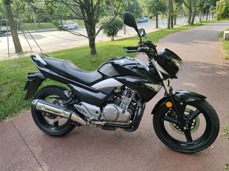 二手豪爵铃木骊驰 gw250