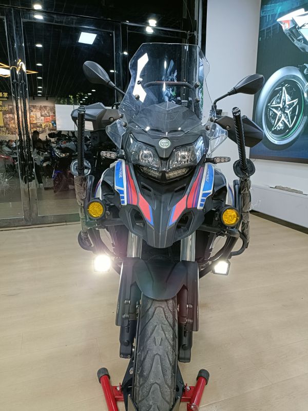 二手贝纳利金鹏 trk502