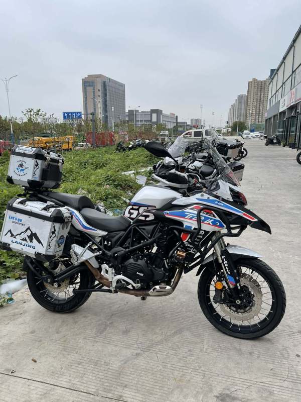 二手貝納利金鵬 trk502