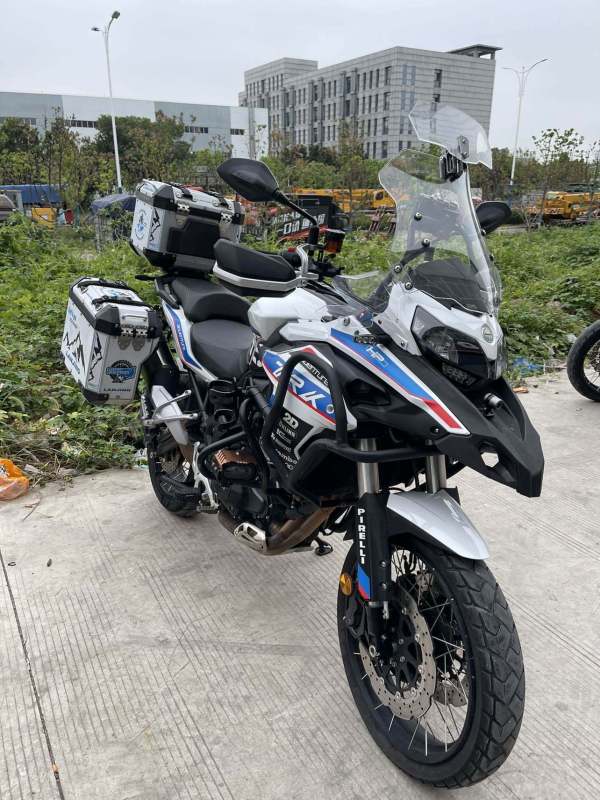 二手貝納利金鵬 trk502