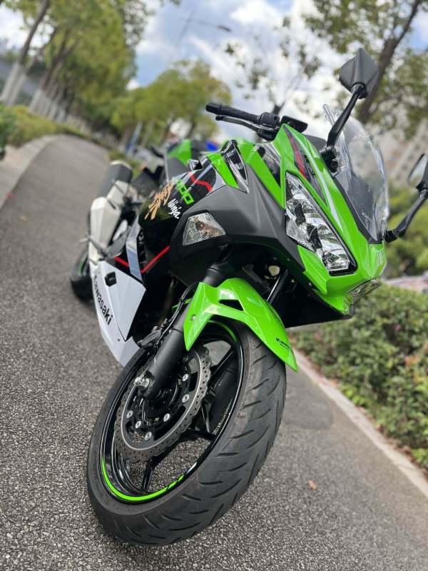 最便宜的400cc摩托车图片
