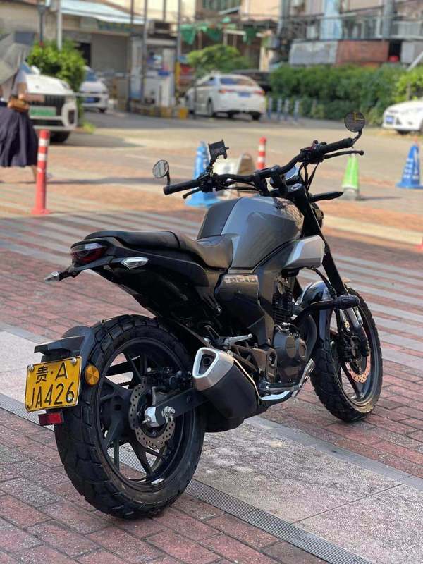 7900km过户次数0次报废时间2034-03环保标准国四排量190cc类型复古