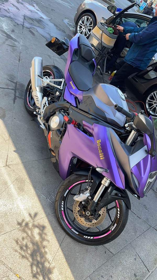 贝纳利飓风302r改色过程