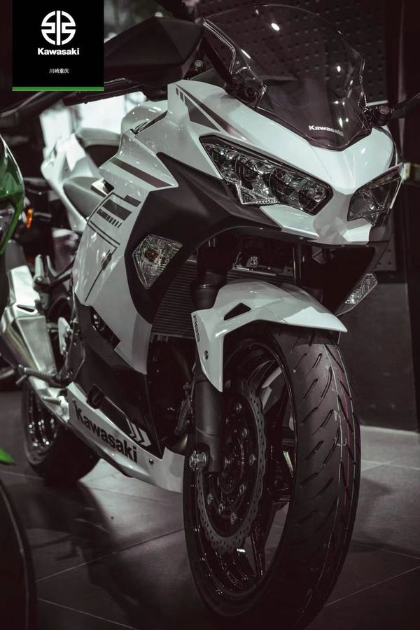 2023款川崎ninja400实车