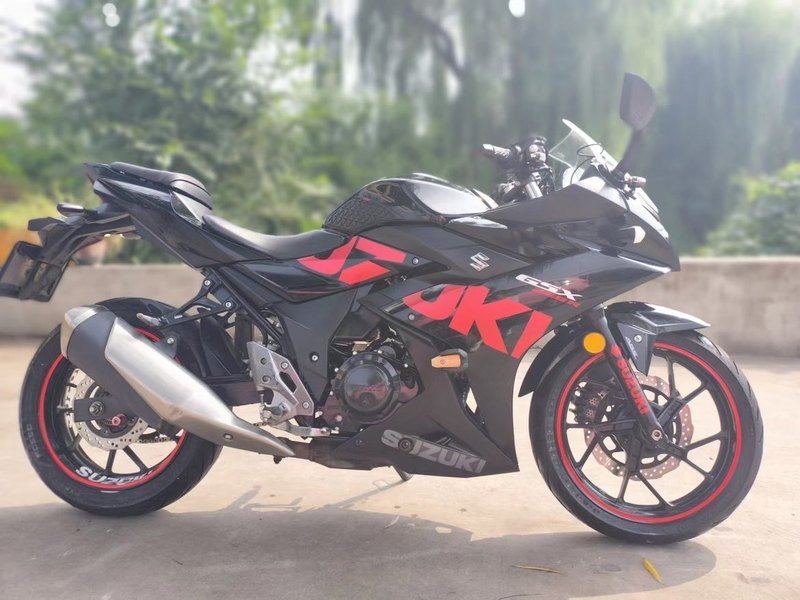二手豪爵铃木gsx250r