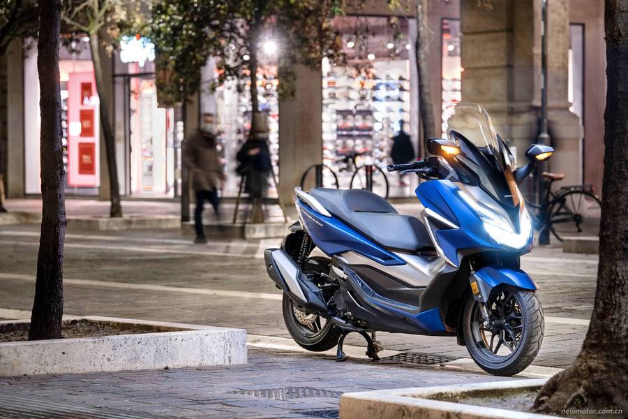 本田大贸nss350俗称为佛沙350,是一款从性能和颜值上来说不可多得的好