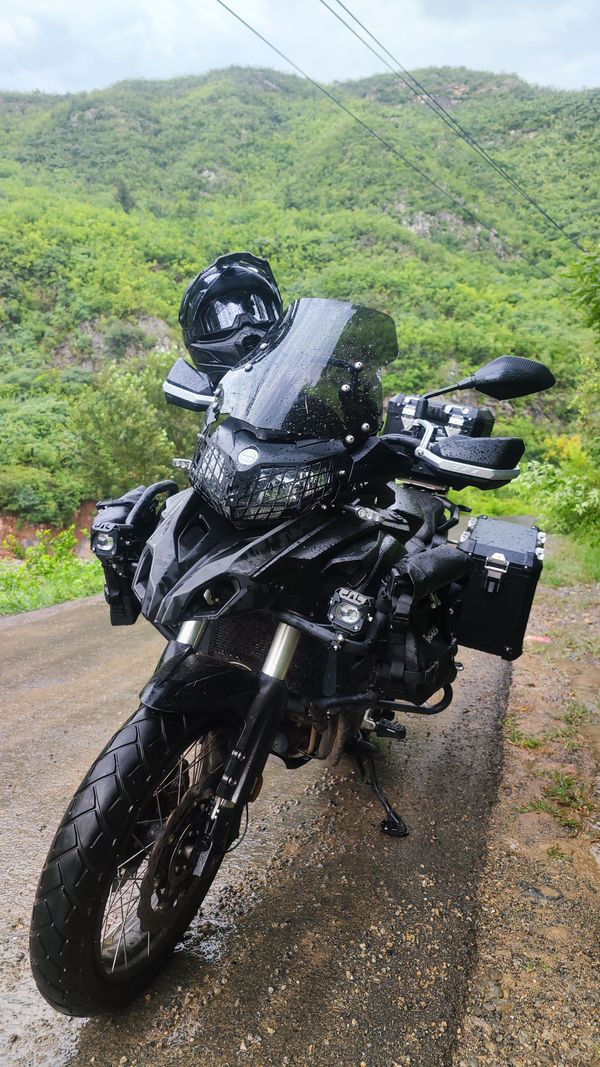 贝纳利trk502x红黑改装黑武士分享