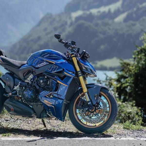 杜卡迪streetfighter v4s 爆改蓝铠刑天蓝