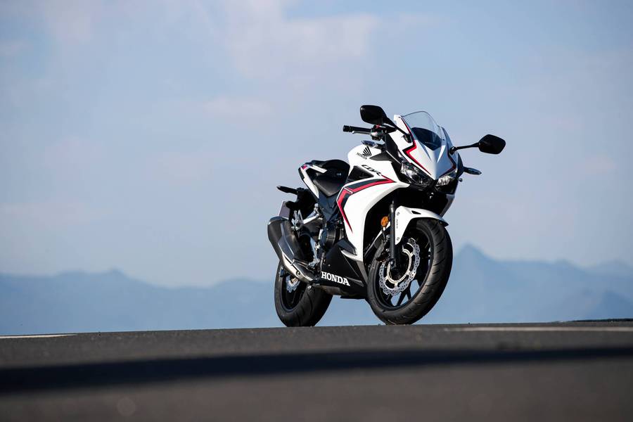 本田wing cbr400r,一款不错的街头跑车.