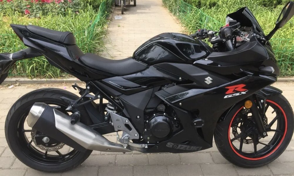 250cc级仿赛新手入门的唯一推荐,豪爵铃木gsx250r
