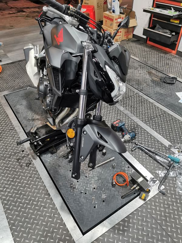 cb400f前轮胎噪换胎完美解决