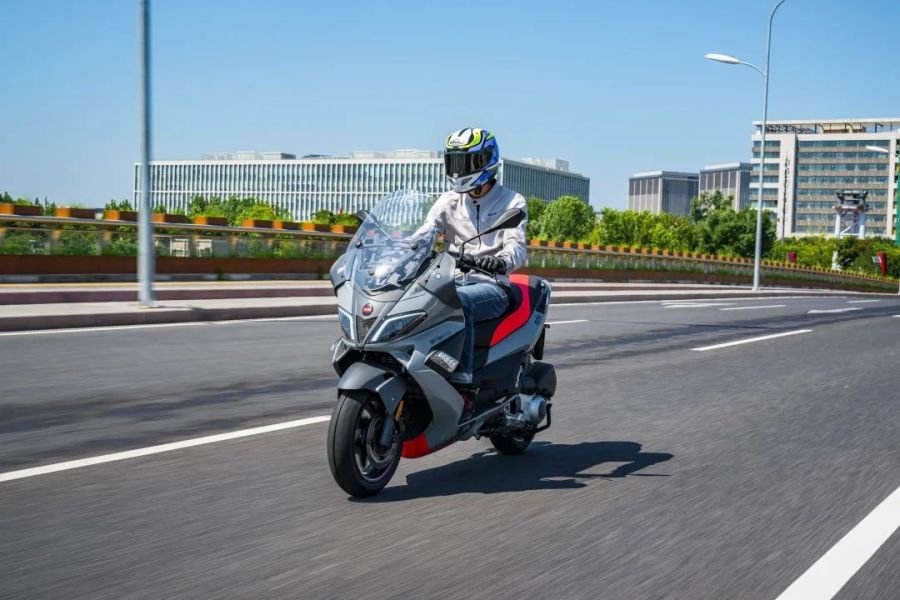 加量不加价—aprilia sr max250 hpe版!