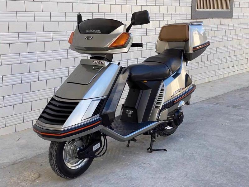 经典老车鉴赏之本田踏板spacy125