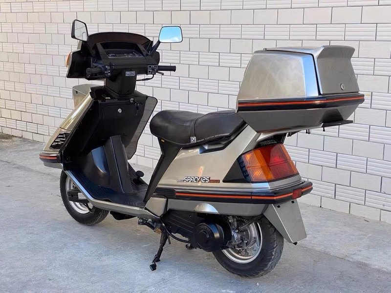 经典老车鉴赏之本田踏板spacy125