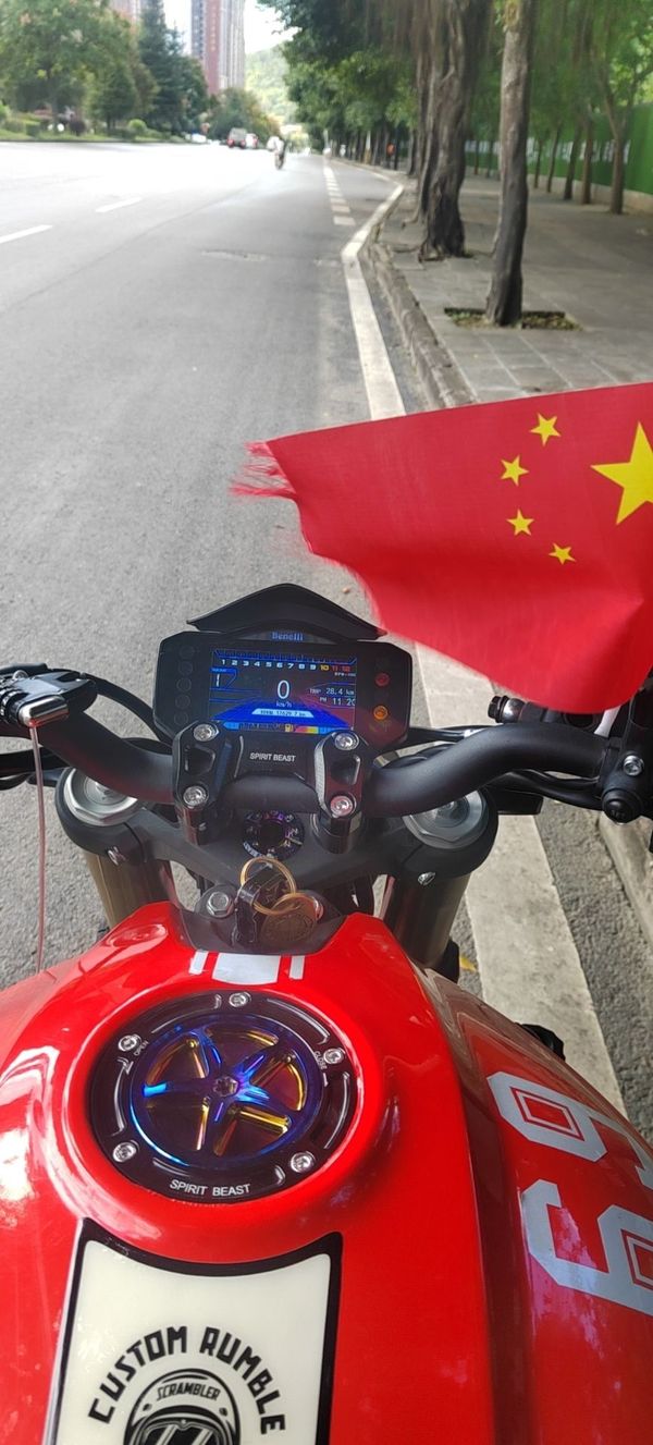 贝纳利752s 别人口中的跳水冠军