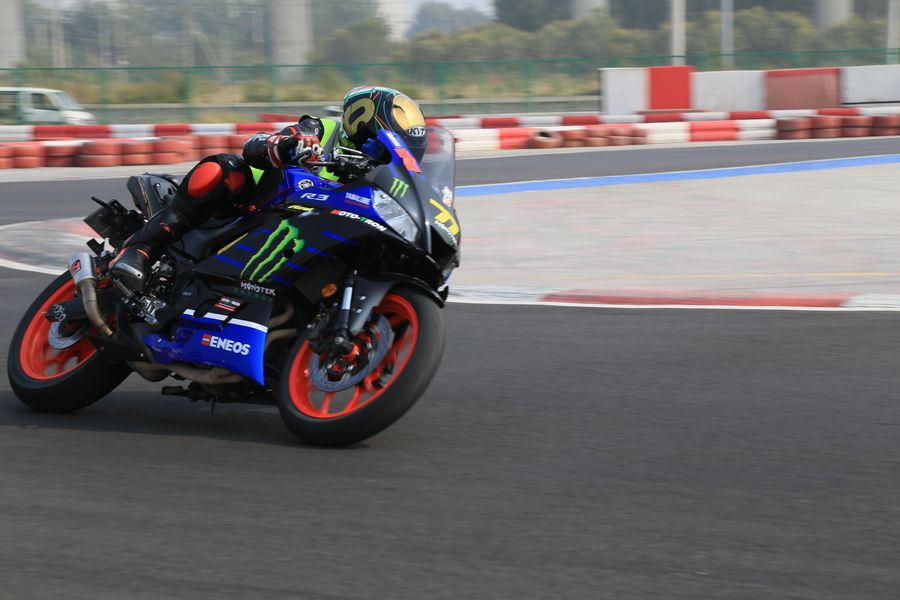 赛道王者之雅马哈r3