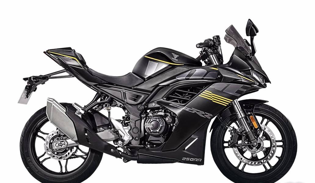 春风250sr配置,前37mm kyb倒置前减震,后中置kyb减震,定风翼,全车led