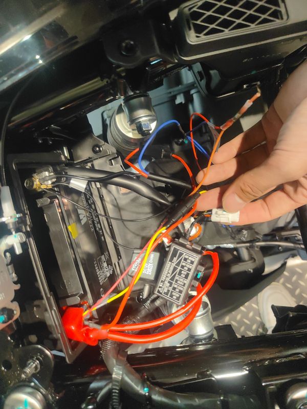 acc线指电瓶正极通过点火开关(就是需要骑车时要用的那个钥匙往车上一