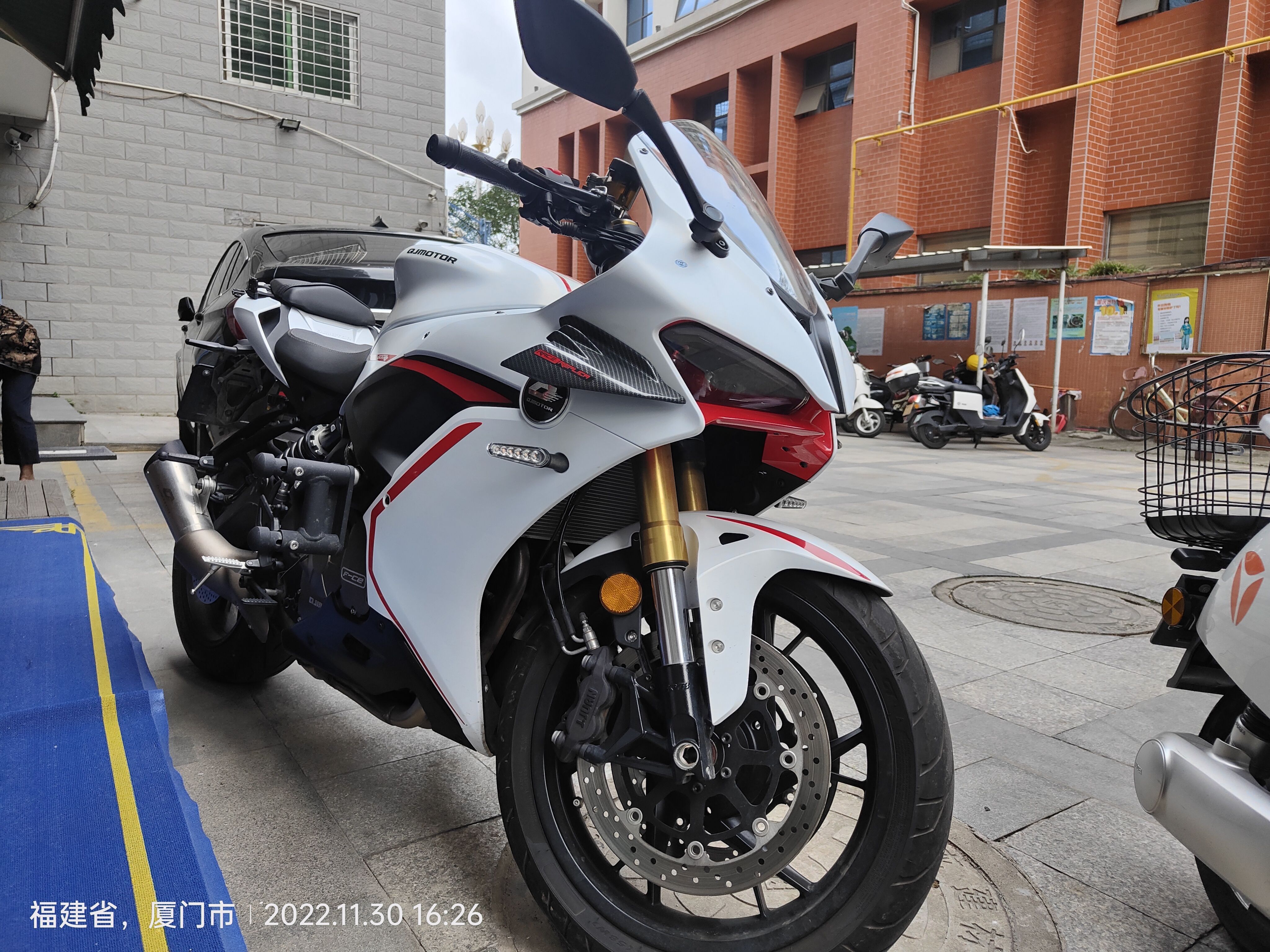 qjmotor赛600二手摩托车_摩托范_哈罗摩托