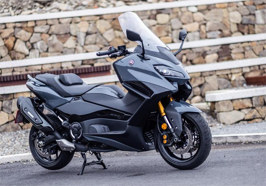 激情与便利的完美结合:盘点5款双缸运动踏板摩托车