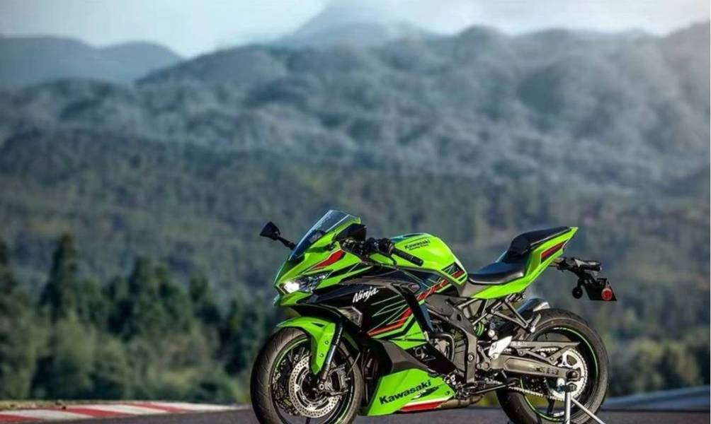4寸、7寸 2025 NINJA ZX-4R 摩托车|川崎摩托（上海）有限公司