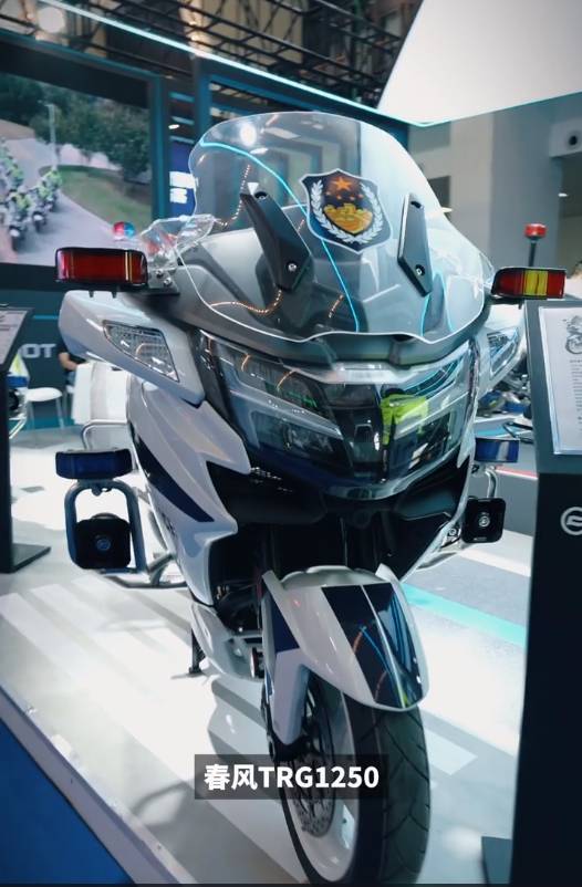 揭秘春风警用电摩clc450:智慧铁骑的新篇章(北京摩托展)