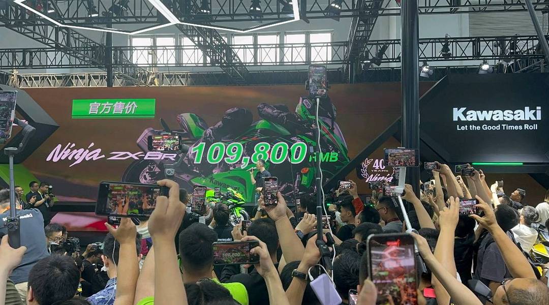 とも 直击北京摩博会】川崎Ninja ZX-6R上市，售价109800元！
