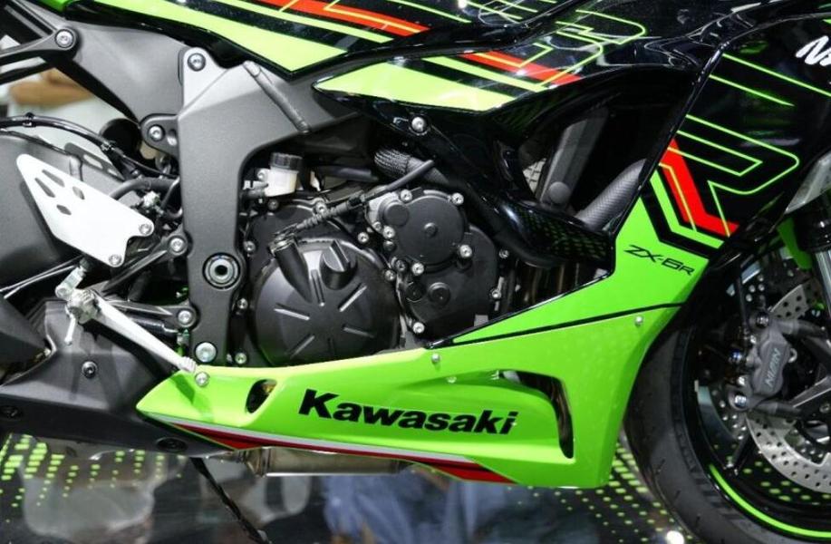 性能与价格完美平衡：川崎2024款Ninja ZX-6R售价109800元，你会选择吗？