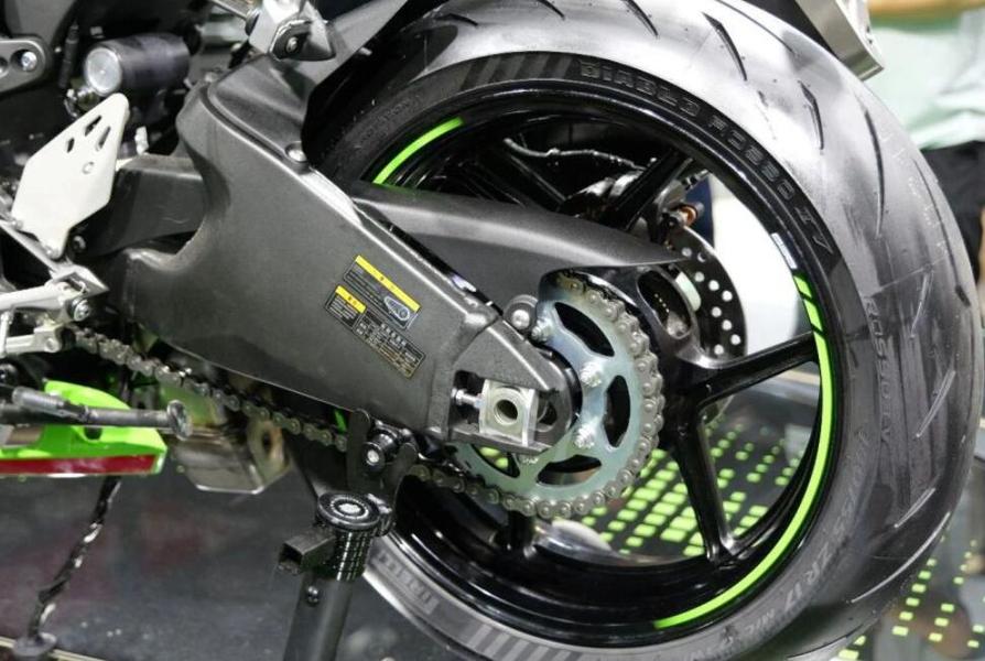 性能与价格完美平衡：川崎2024款Ninja ZX-6R售价109800元，你会选择吗