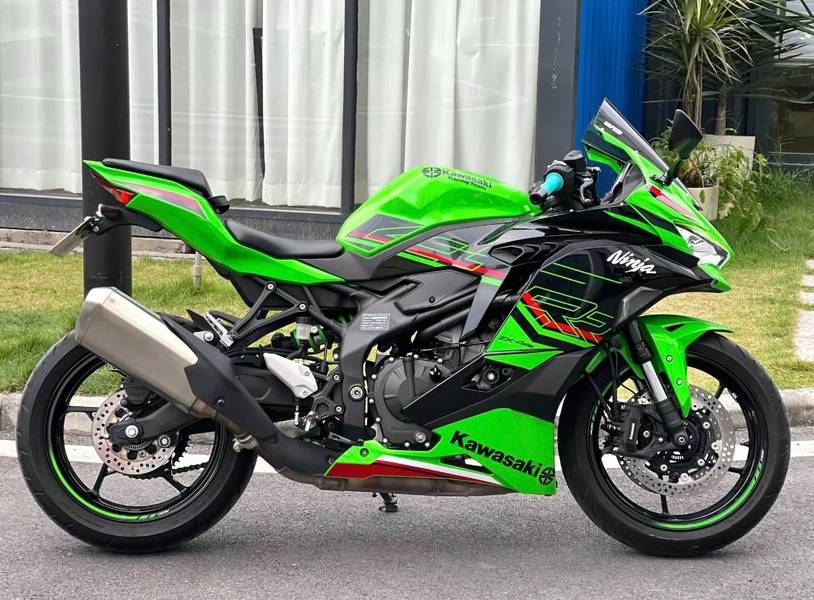 川崎发布新车预告，到底是新款ZX-4R还是ZX-25R？