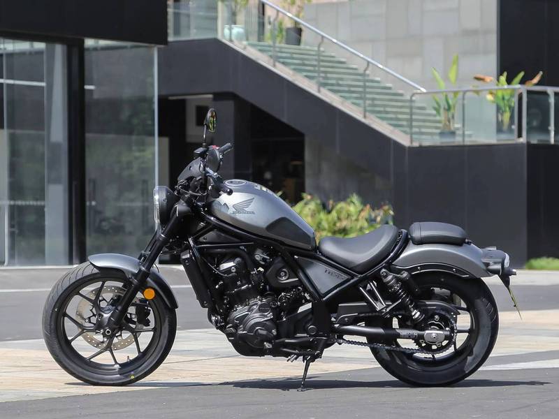 本田cm1100 售价:amt版 114800元dct版122800元