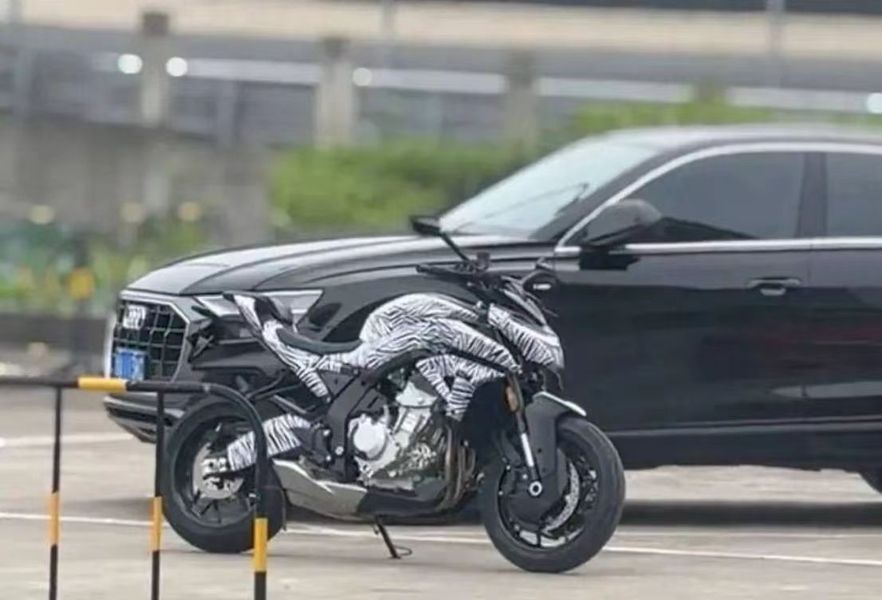 三缸街车强势曝光！春风675SR还未上市，反手推出657NK？,摩托范