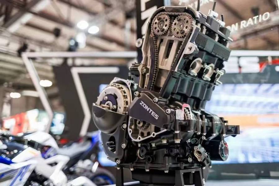 升仕703R、703T亮相工信部，两款三缸车型强势来袭，谁能与之争锋？,摩托范