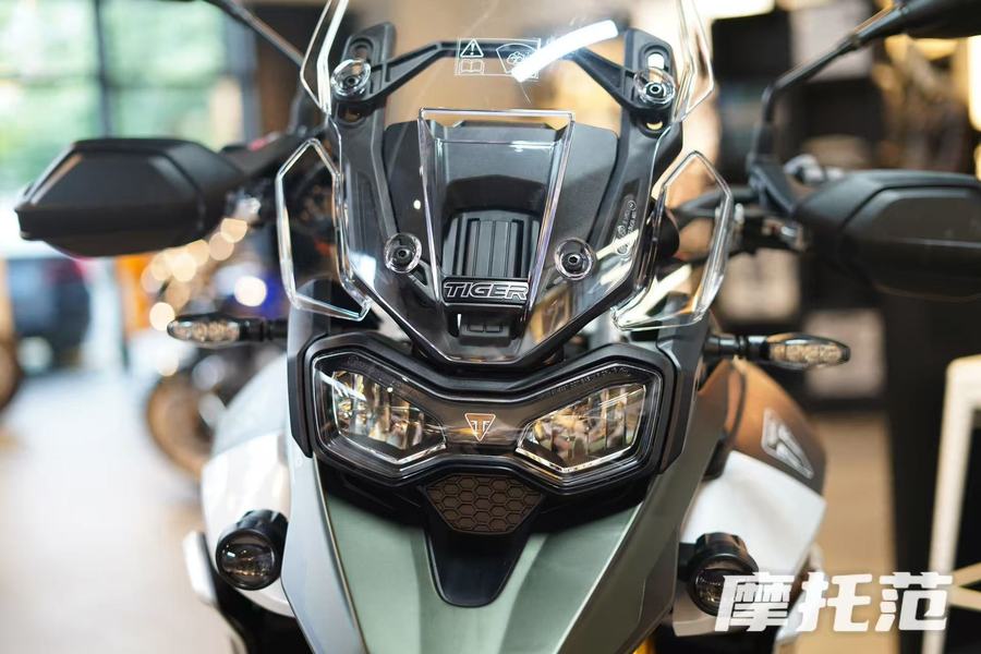 2024款凯旋tiger 900作为凯旋摩托车旗下的经典拉力车型,在外观设计