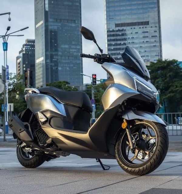 现象级150爆款神车五羊本田NWT来袭！1小时2178台的预售销量谁能比肩？