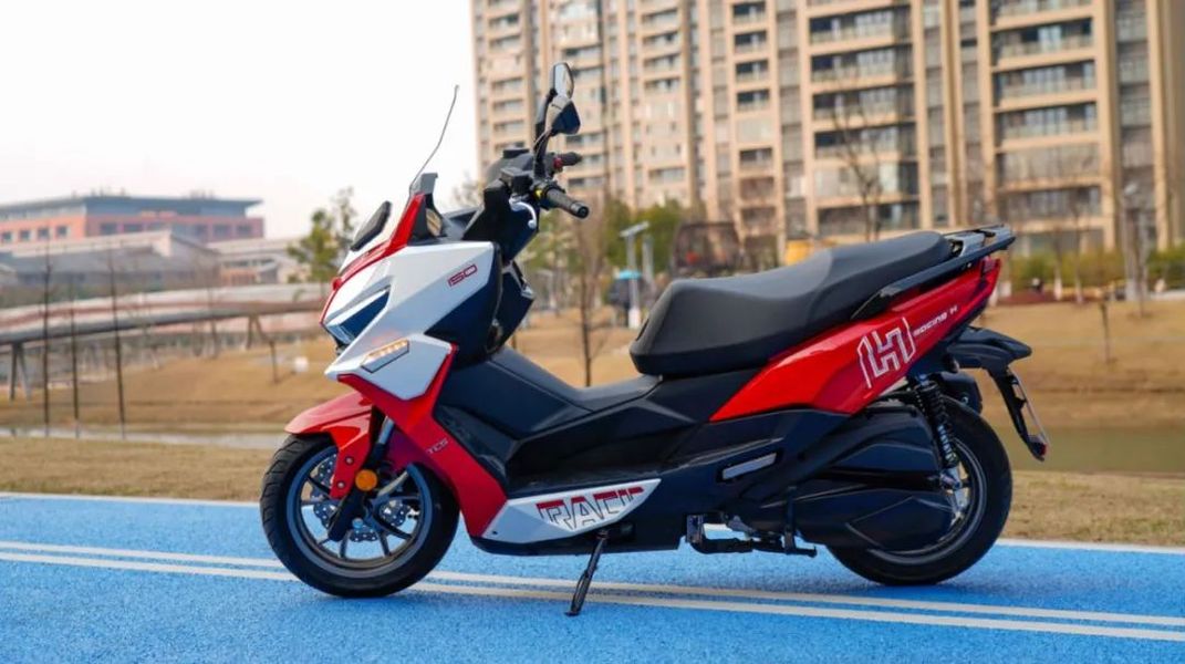 光阳出招，16660元水冷四气门动力—Racing H150静态评测