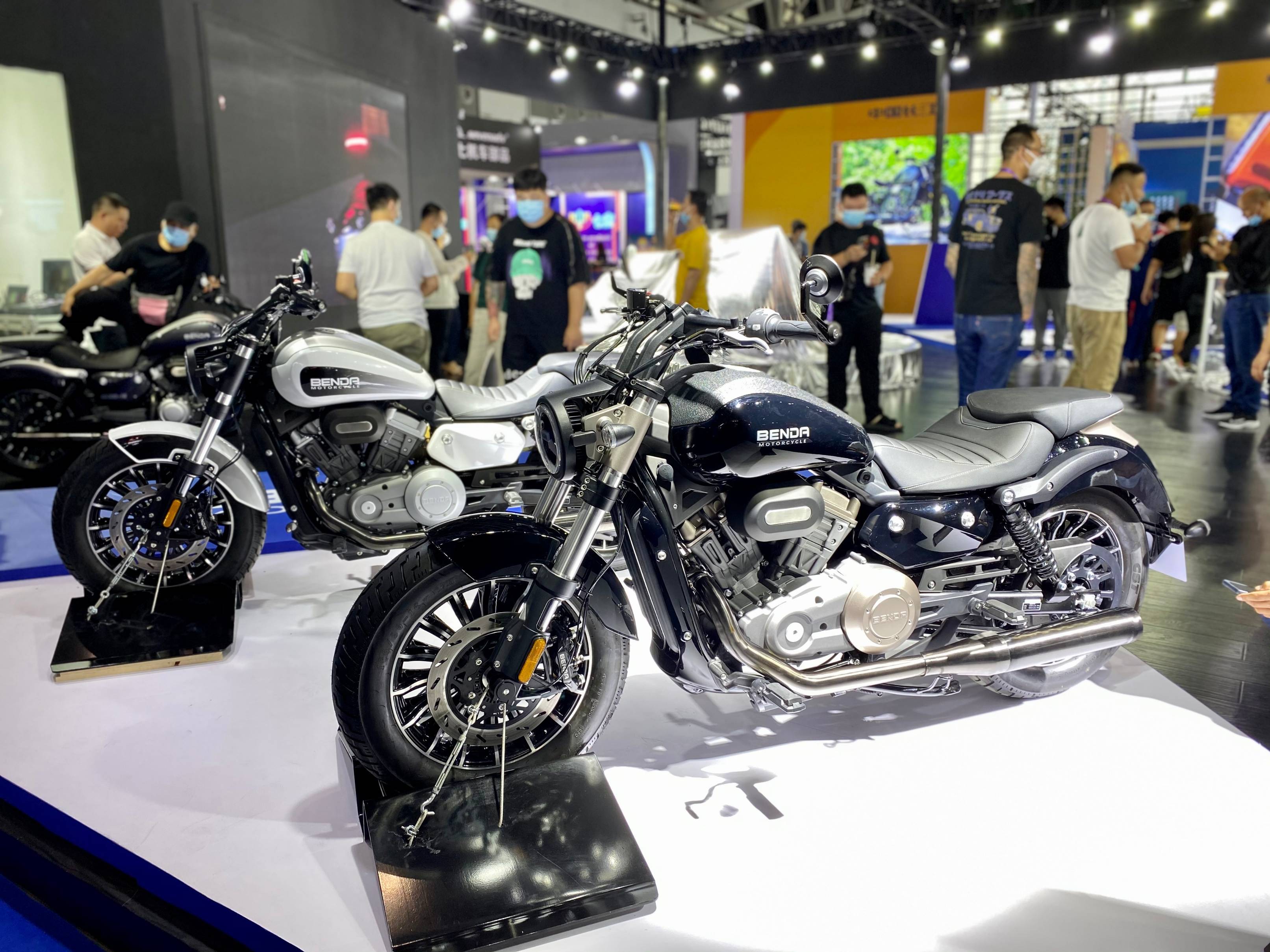 奔达灰石300金吉拉300plus版实车亮相