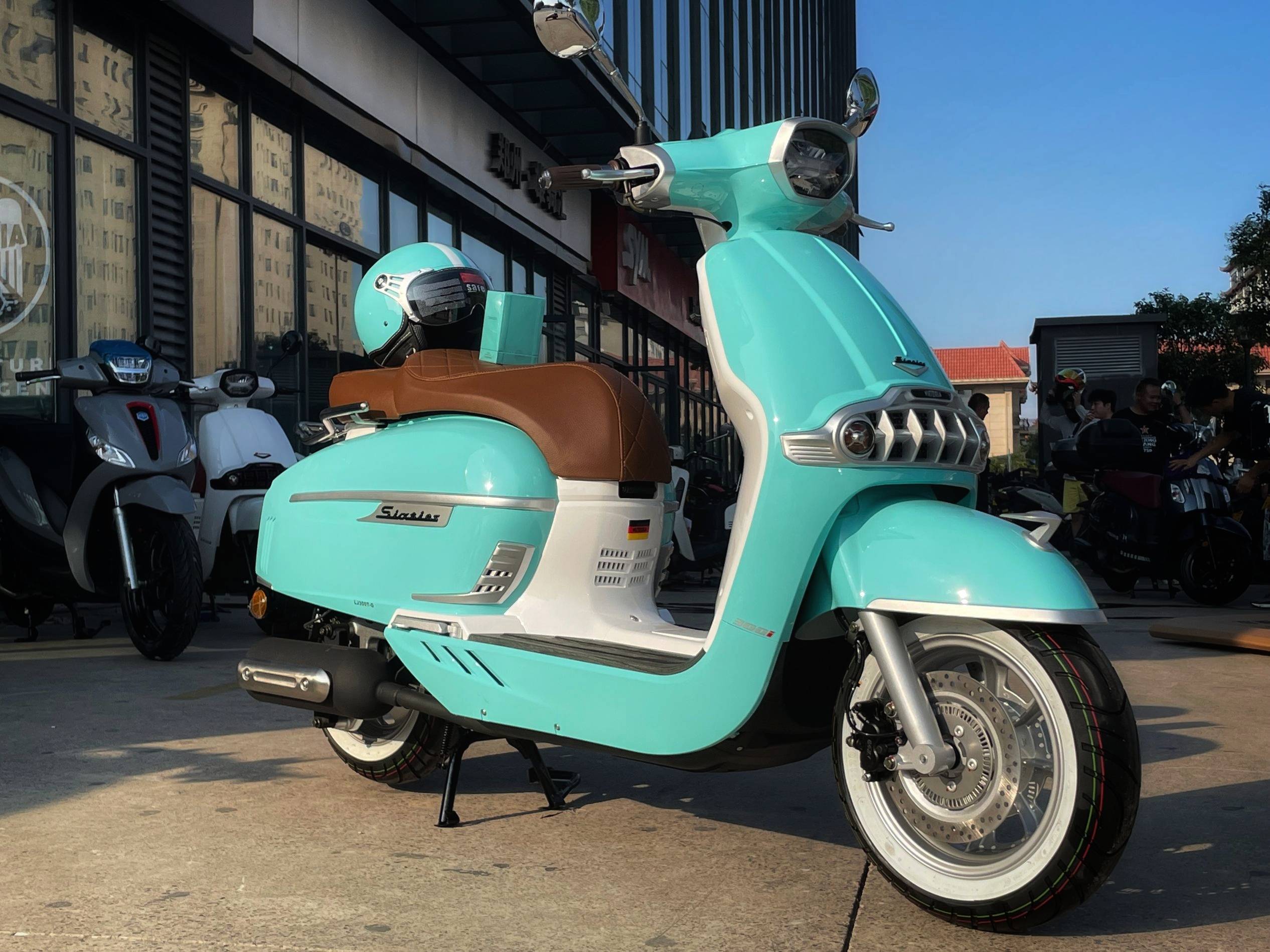 【机车鉴赏】victoria sixties 300 蒂芙尼蓝,摩托范-哈罗摩托