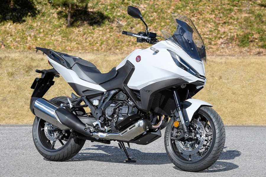 nt1100车名中的nt指的是「new touring」的意思,代表着本田希望打造出