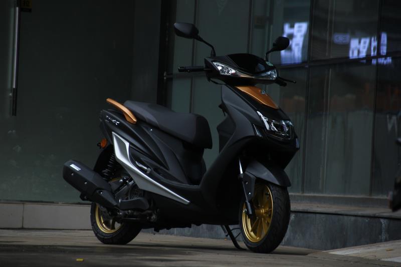 说实话,国产林海摩托车算是一个元老级别的摩托车厂商,曾经就与雅马哈